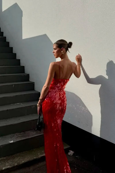 Selene – Abito maxi in paillettes con profondo scollo a V
