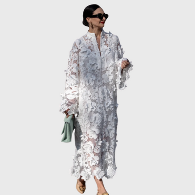 Elegante abito bianco con pizzo