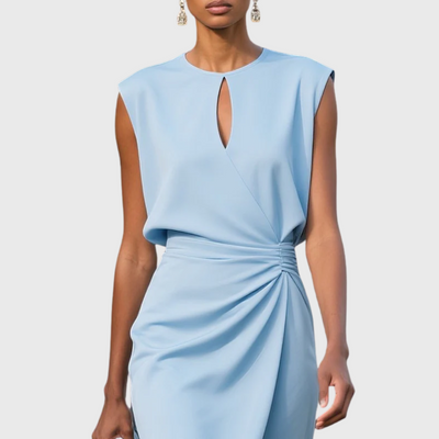 Abito midi estivo con scollo rotondo e cut-out