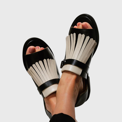 Sandali con frange neri e beige da donna