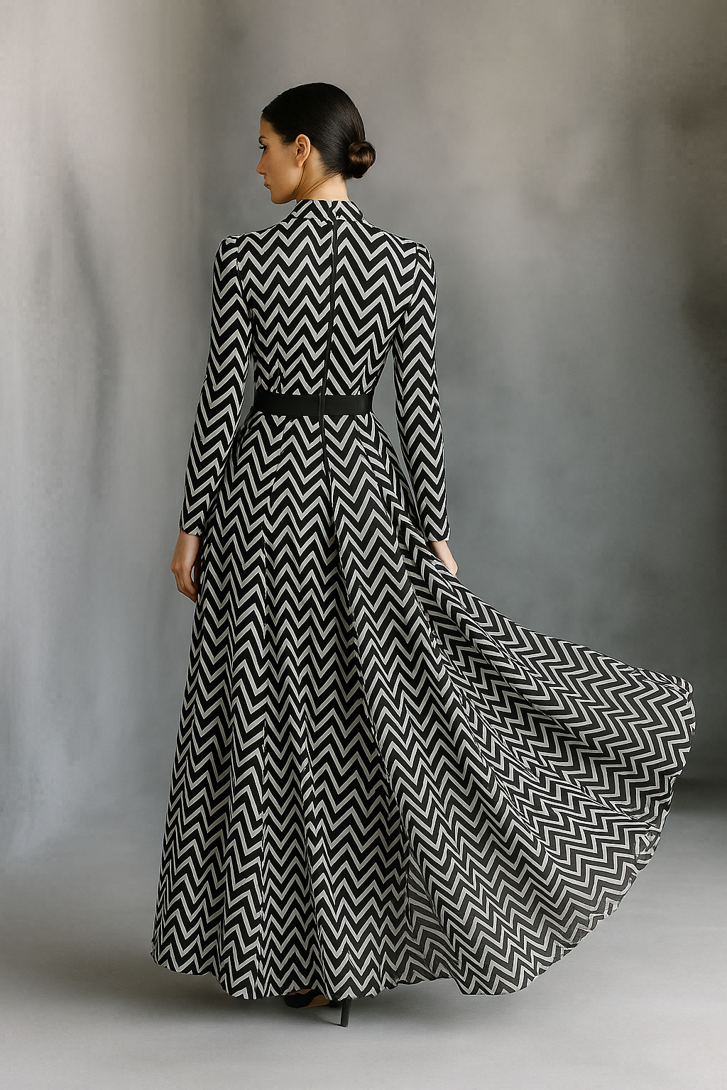Abito Maxi Chiffon a Righe Bianco e Nero da Donna