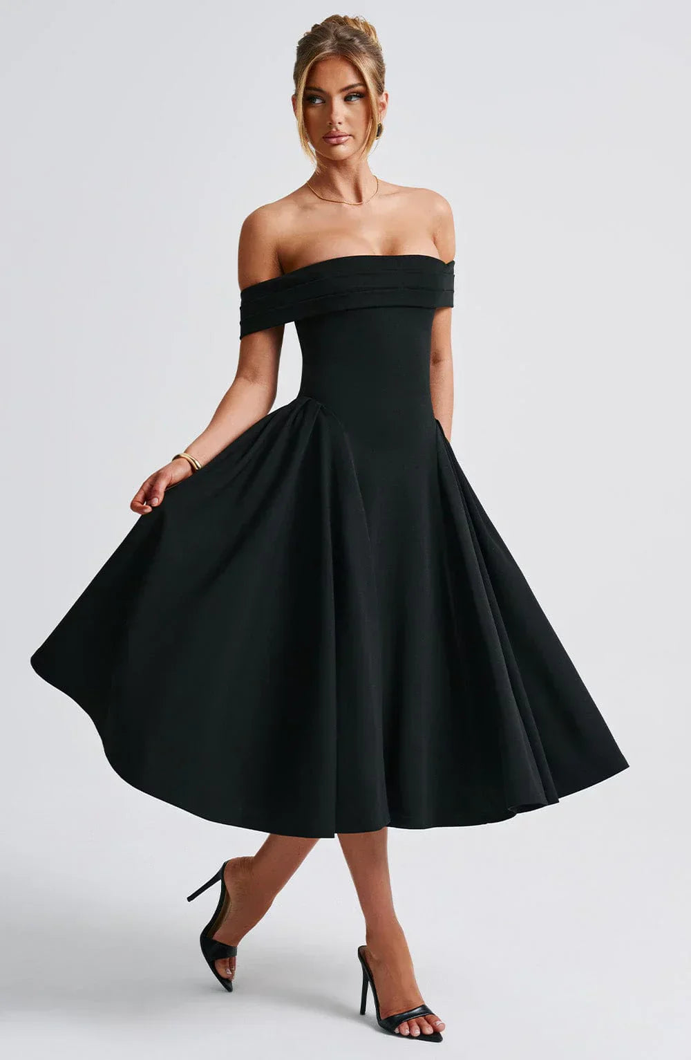 Abito Midi Alexander Saint in Stile Elegante