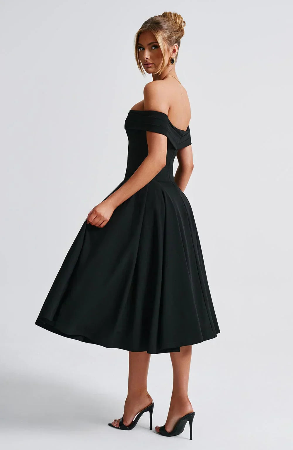 Abito Midi Alexander Saint in Stile Elegante