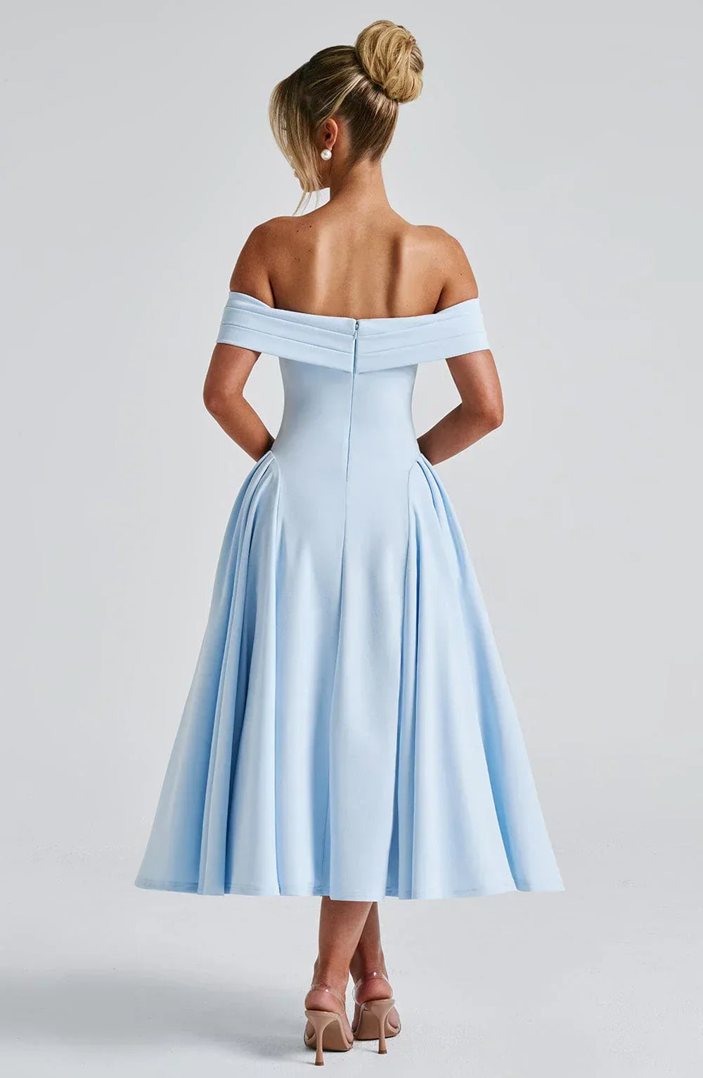 Abito Midi Alexander Saint in Stile Elegante