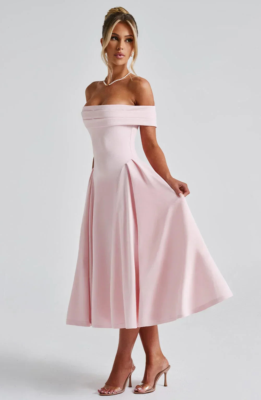 Abito Midi Alexander Saint in Stile Elegante